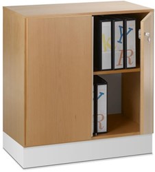 Opbergkast met houten deuren